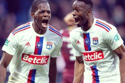 球速在线入口 - 埃因霍温发布备战花絮；集结日远射贴柱；法国杯任务艰巨；更衣室氛围转暖