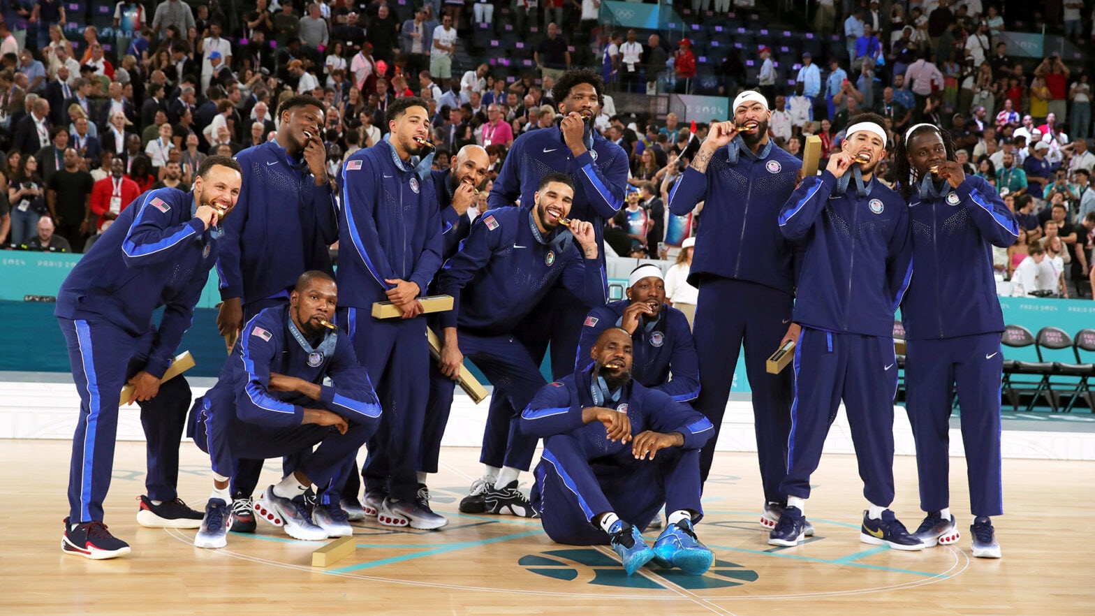 里程碑夜!洛杉矶快船刷新队史纪录,欧联国际比赛日刷纪录,球迷炸锅,训练强度明显提升的简单介绍 里程碑夜!洛杉矶快船刷新队史纪录,欧联国际比赛日刷纪录,球迷炸锅,训练强度明显提升的简单介绍