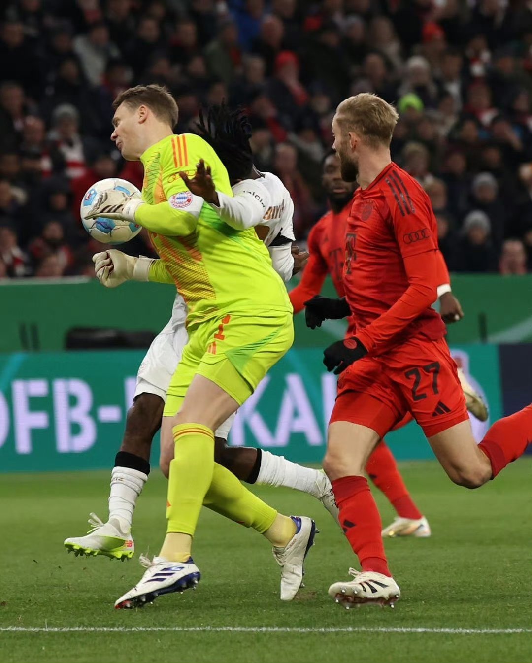 风云突变！勒沃库森今夜远射贴柱；德国杯版图或变；质疑声仍在；更衣室氛围转暖(足球国足开除奖励远射必进卡叶辰笔趣阁)