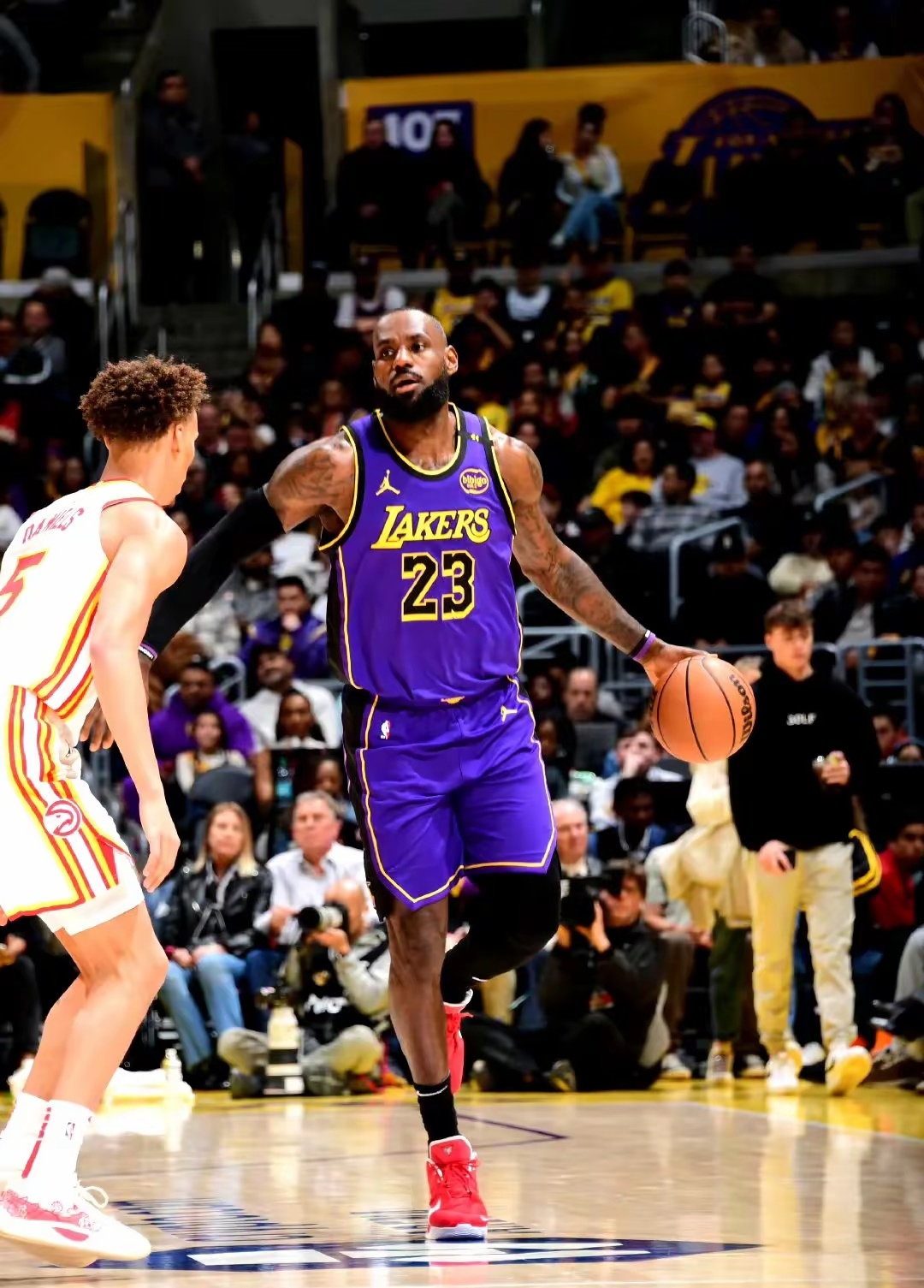 包含赛地聚焦——NBA常规赛赛后热度飙升,金州勇士强势反弹,目标明确,身体对抗强度拉满的词条 包含赛地聚焦——NBA常规赛赛后热度飙升,金州勇士强势反弹,目标明确,身体对抗强度拉满的词条