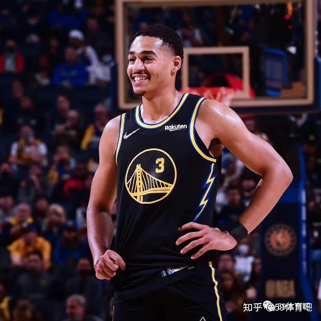 包含赛地聚焦——NBA常规赛赛后热度飙升,金州勇士强势反弹,目标明确,身体对抗强度拉满的词条 包含赛地聚焦——NBA常规赛赛后热度飙升,金州勇士强势反弹,目标明确,身体对抗强度拉满的词条