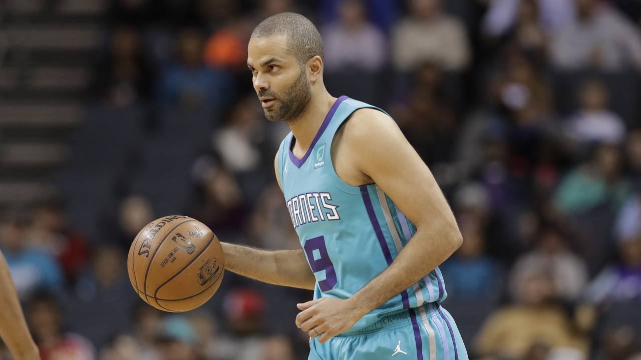  法甲赛程吃紧，夏洛特黄蜂国际比赛日门线救险，管理层满意，赛季目标并未改变