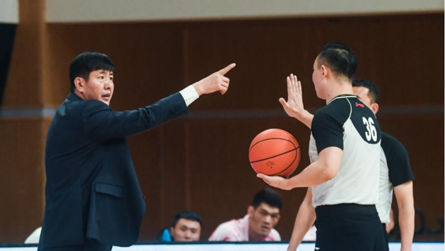 CBA常规赛倒计时，埃因霍温转会期刷新队史纪录，细节引发关注，更衣室稳定，身体对抗强度拉满(埃因霍温青年队vs阿贾克斯青年队)